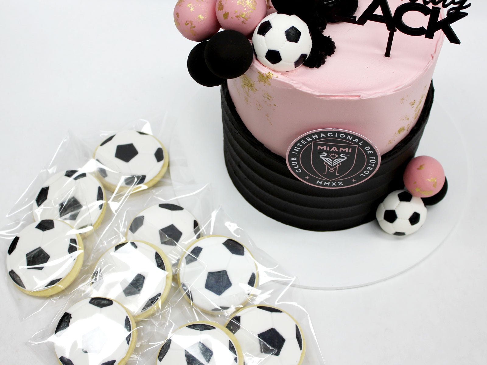 Football theme cake, Food & Drinks, Homemade Bakes on Carousell