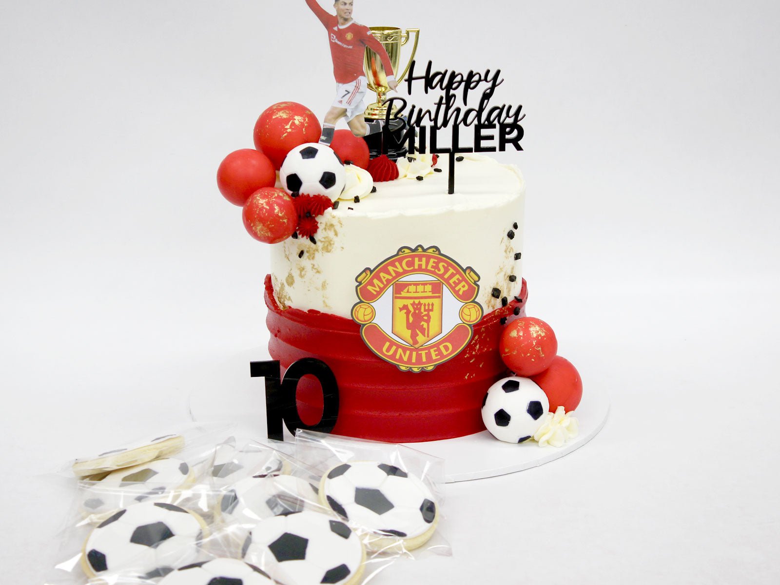 Manchester United cake - Decorated Cake by Faten_salah - CakesDecor
